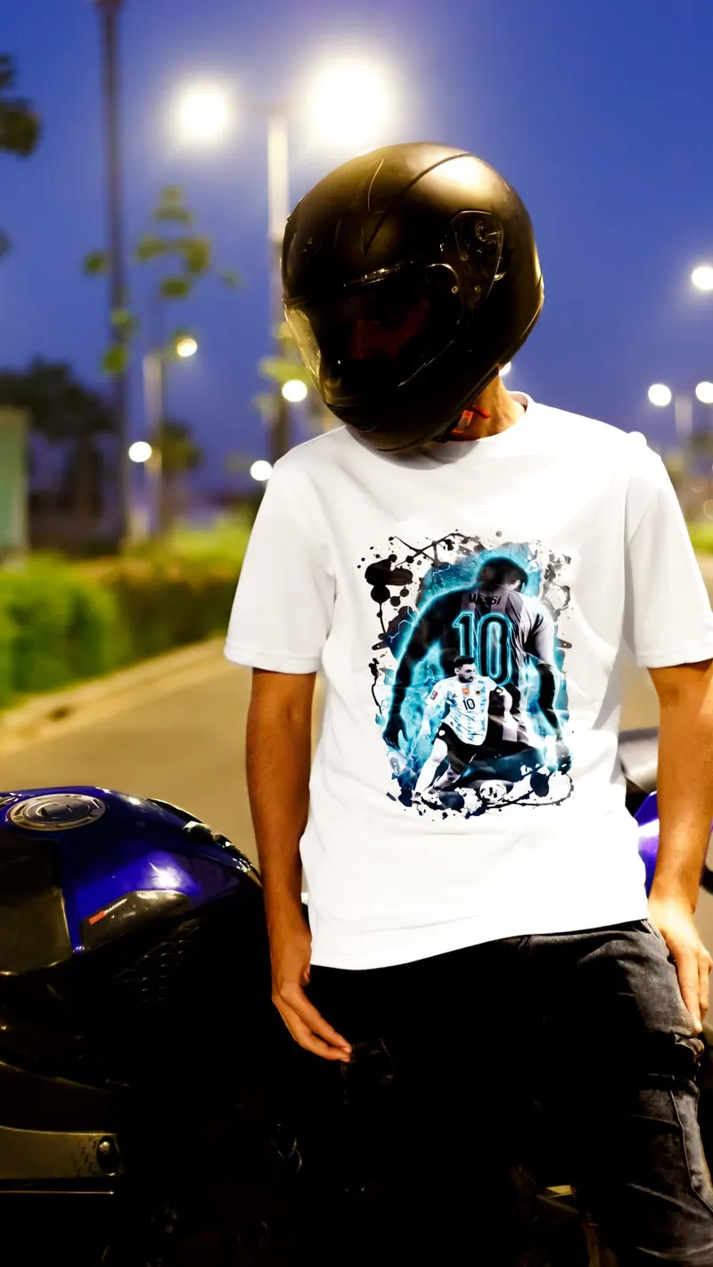 Number 10 printed tee worn by a biker - Dragonzay Photography