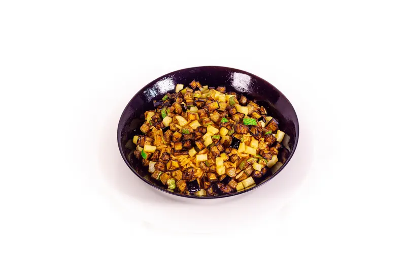 Grilled vegetable salad in a black bowl - Dragonzay Photography