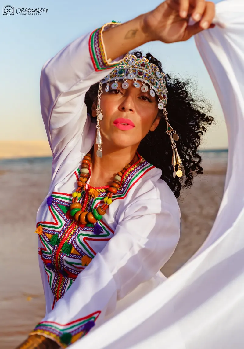 Portrait in traditional Berber dress with silver jewellery - Dragonzay Photography