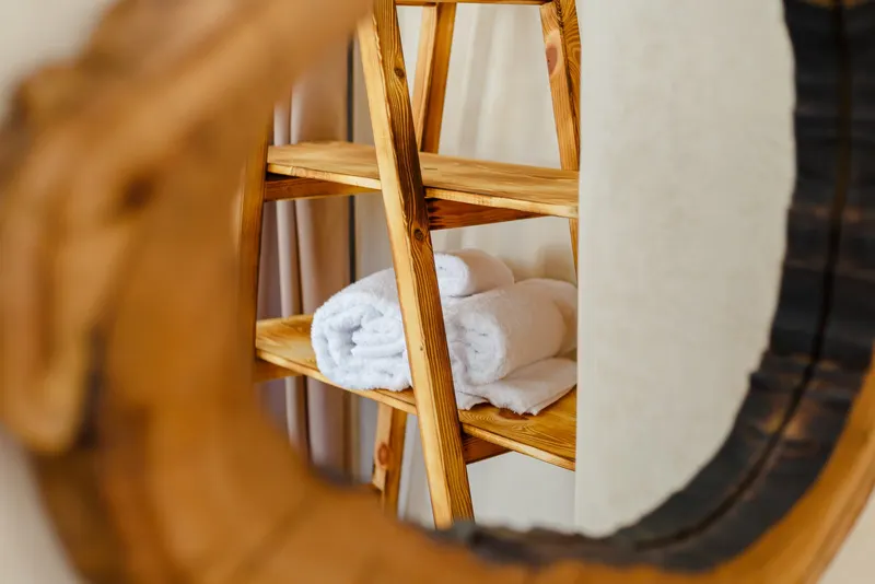 Room with wooden bunk beds and a Berber rug - Dragonzay Photography